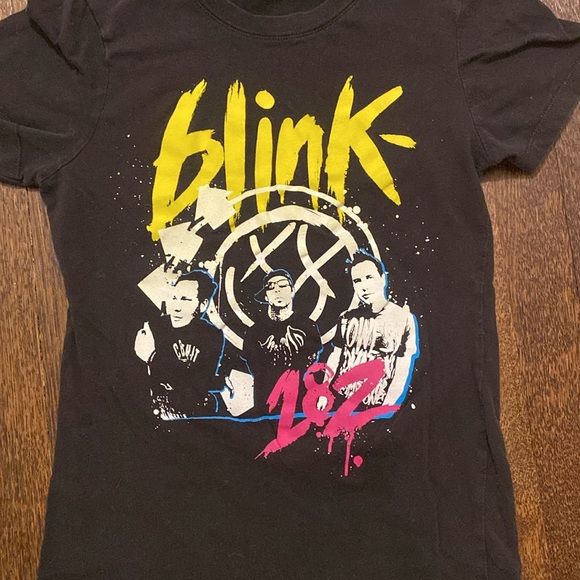Vintage Blink 182 Band T-Shirt. No size tag. Looks like XS. - Picture 2 of 2